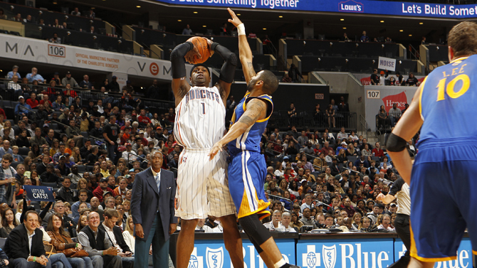 篮板并点燃 篮板并点燃